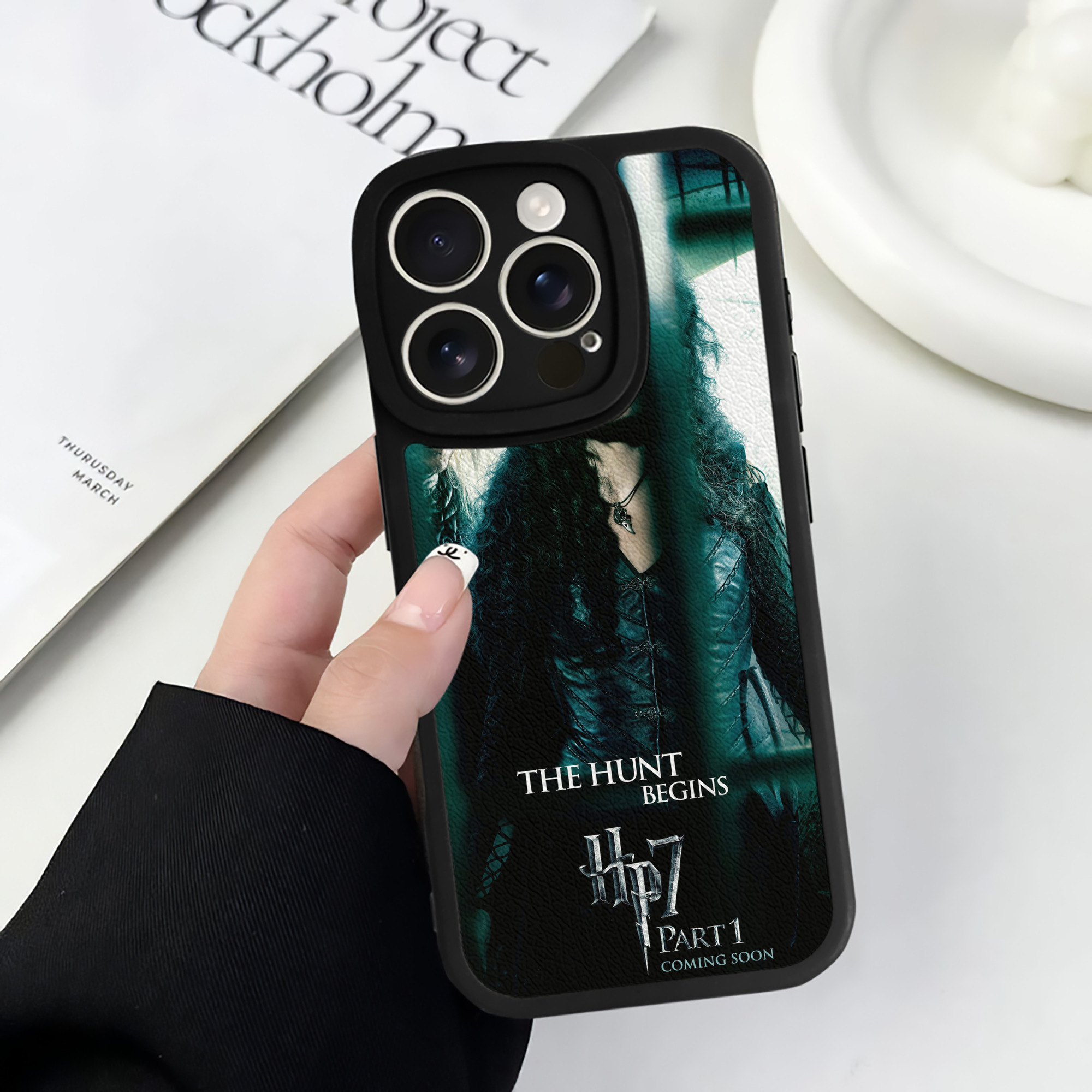 （画像用） Harry Potter ハリー・ポッターシリーズ 【iPhone 16シリーズ対応】シリコンスマホケース（レザー調） 材質：シリコン